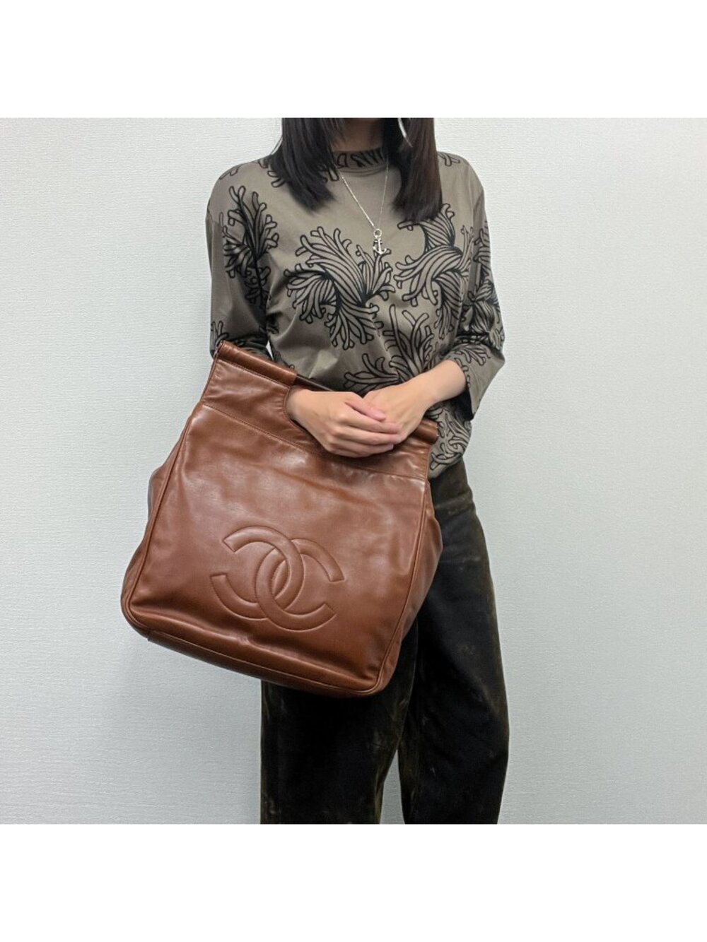 Chanel CC Logo Cutout Handle Handbag Leather Brown Seal Vintage